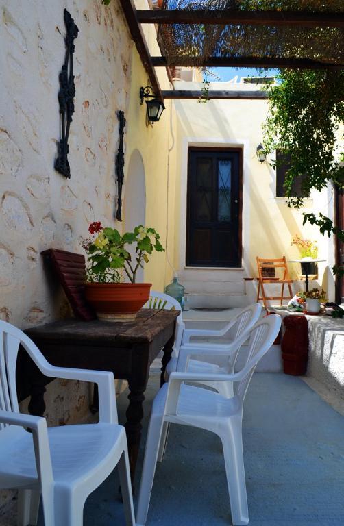 Avlitis Apartment Ermoupoli Exterior photo